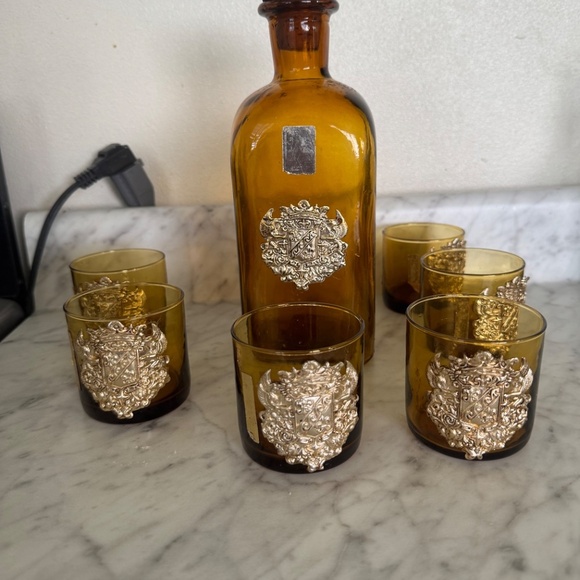 Vintage Amber Glass Bar Set | Decanter & 6 Glasses | Royal Crest Design - Picture 8 of 8